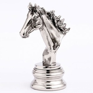 Casa Padrino Luxus Figur Pferd auf Sockel aus Aluminium vernickelt silber 15,5 x 10 x H. 23 cm Casa Padrino Luxus Figur Pferd auf Sockel aus Aluminium vernickelt silber 15,5 x 10 x H. 23 cm