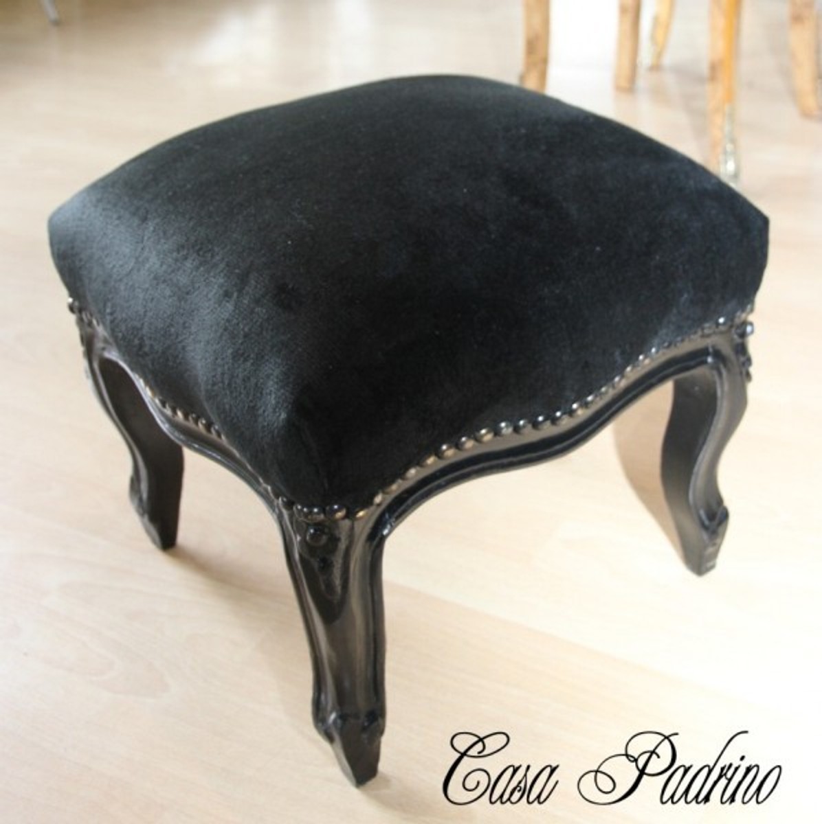 Casa Padrino de terciopelo negro barroco otomana / negro - estilo antiguo taburete - muebles Casa Padrino de terciopelo negro barroco otomana / negro - estilo antiguo taburete - muebles