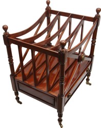 Casa Padrino Chariot à journaux et magazines de luxe en bois d'acajou massif marron, 48 x 38 x H 62 cm Casa Padrino Chariot à journaux et magazines de luxe en bois d'acajou massif marron, 48 x 38 x H 62 cm