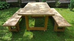 Casa Padrino Juego de muebles de jardín - Mesa rústica con patas en A + 2 bancos de jardín (Longitud: 200 cm) - Madera maciza de roble - muebles de madera maciza sólida Casa Padrino Juego de muebles de jardín - Mesa rústica con patas en A + 2 bancos de jardín (Longitud: 200 cm) - Madera maciza de roble - muebles de madera maciza sólida