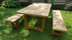 Casa Padrino Juego de muebles de jardín - Mesa rústica con patas en A + 2 bancos de jardín (Longitud: 200 cm) - Madera maciza de roble - muebles de madera maciza sólida Casa Padrino Juego de muebles de jardín - Mesa rústica con patas en A + 2 bancos de jardín (Longitud: 200 cm) - Madera maciza de roble - muebles de madera maciza sólida