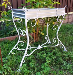 Casa Padrino camas de flores de hierro forjado - diversos colores - 113 cm x 45 cm x H83 cm - muebles de jardín de lujo Casa Padrino camas de flores de hierro forjado - diversos colores - 113 cm x 45 cm x H83 cm - muebles de jardín de lujo