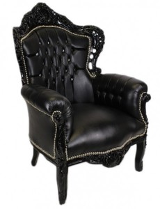 Casa Padrino Sillón Barroco King Estilo Antiguo, Negro Piel Sintética con Estrás, 120 x 85 x 85 cm Casa Padrino Sillón Barroco King Estilo Antiguo, Negro Piel Sintética con Estrás, 120 x 85 x 85 cm