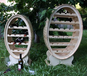 Fichten Weinregal massiv natur lackiert für 26 Flaschen Fichten Weinregal massiv natur lackiert für 26 Flaschen