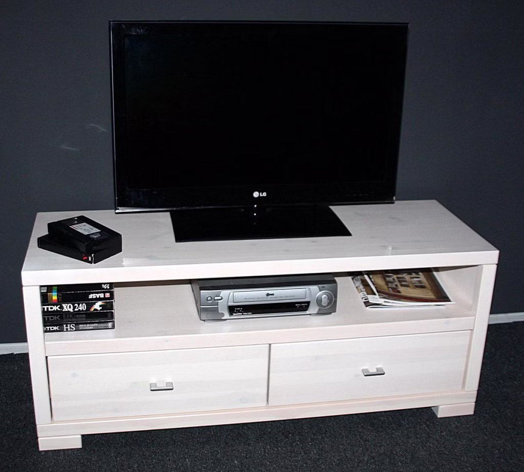 Massivholz TV-Kommode mit 2 Schubfächern 120x51x43cm GULDBORG Kiefer massivweiß lasiert Casa de mobila Goslar Massivholz Fernsehkommode mit schubkasten 120x51x43cm GULDBORG Kiefer massiv weiß lasiert Casa de mobila Goslar