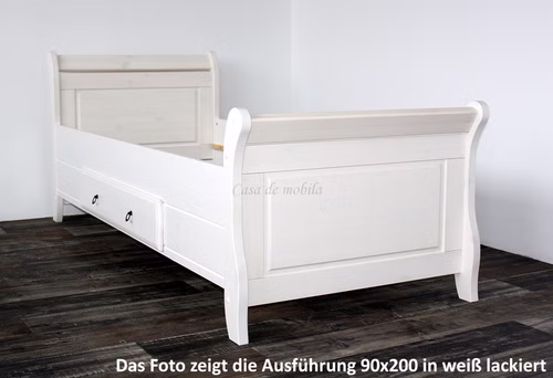 seniorenbett-massivholz-100x200-komforthoehe-eva-kiefer-weiss. Weißes Massivholz-Seniorenbett EVA aus Kiefer massiv in der Liegefläche 100x200 cm mit einer Komfort-Sitzhöhe von 53 cm.