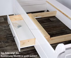 Bett-Kiefer-weiss-lackiert-Eva-404-3.jpg Bett-Kiefer-weiss-lackiert-Eva-404-3.jpg