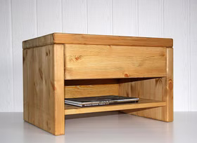 Nachtschrank-Kiefer-geoelt.jpg Massivholz Nachtschränke mit Schublade und ablage Easy Sleep 59x45x42cm Kiefernholz massiv gelaugt geölt Casa de mobila Goslar Tjørnbo möbel
