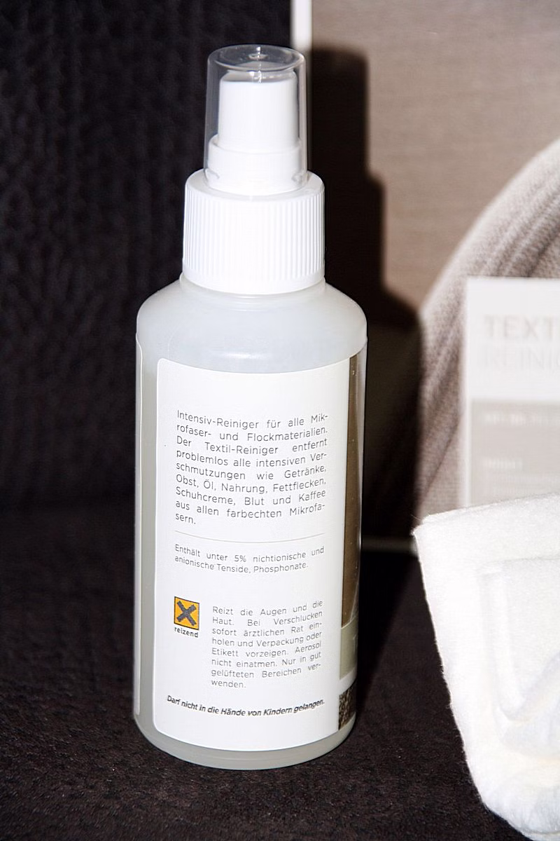 Textil-Reinigungsset mit Reinigungsspray und Tüchern Textil-Reinigungsset mit Reinigungsspray und Tüchern