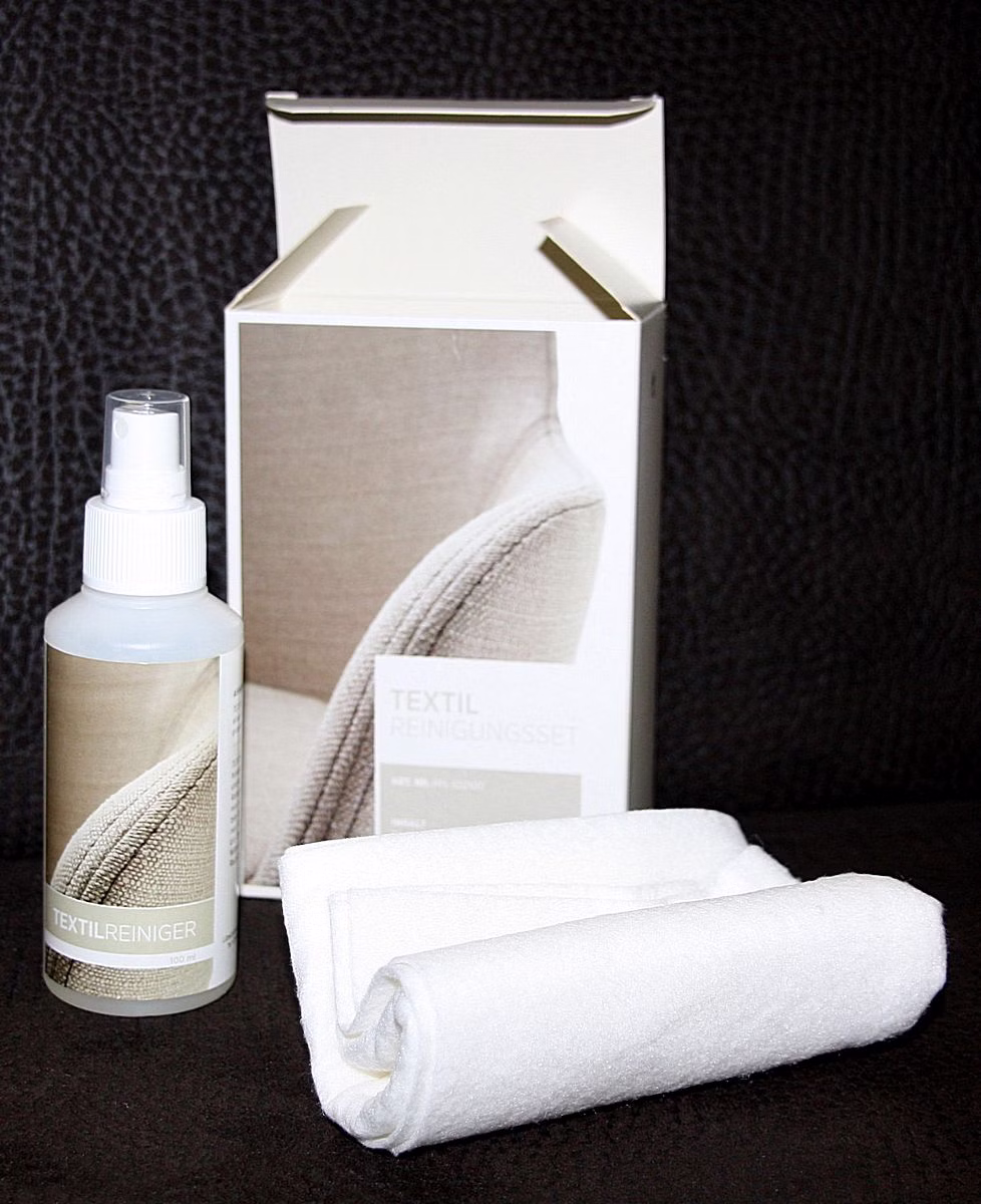 Textil-Reinigungsset mit Reinigungsspray und Tüchern Textil-Reinigungsset mit Reinigungsspray und Tüchern