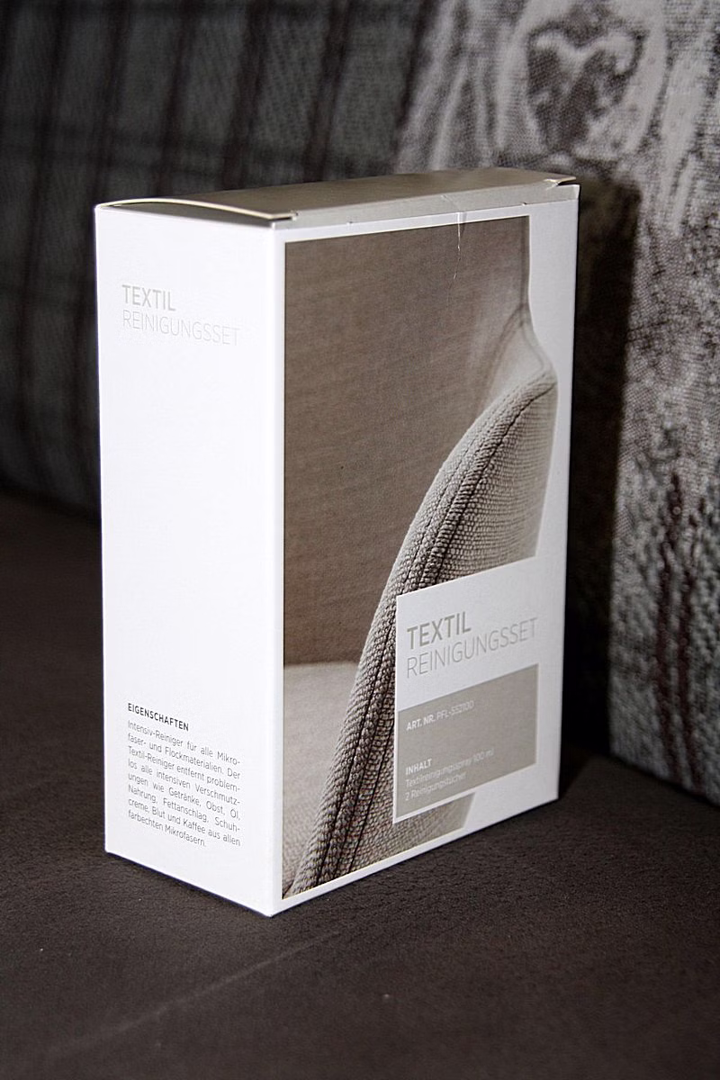 Textil-Reinigungsset mit Reinigungsspray und Tüchern Textil-Reinigungsset mit Reinigungsspray und Tüchern