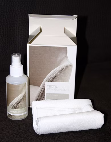 Textil-Reinigungsset mit Reinigungsspray und Tüchern Textil-Reinigungsset mit Reinigungsspray und Tüchern