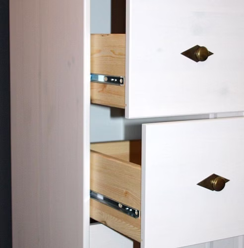 Schrank 2 Glastüren 143x145x45cm BERGEN Kiefernholz weiß lackiert Schrank 2 Glastüren 143x145x45cm BERGEN Kiefer massiv weiß lackiert Casa de mobila Goslar
