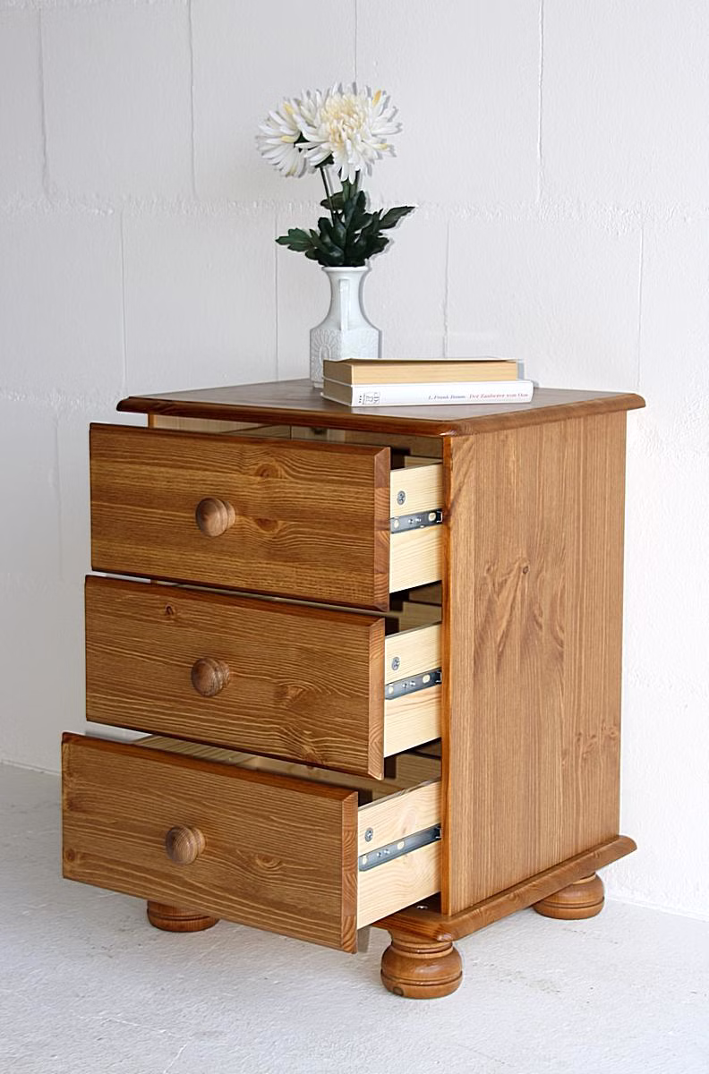 Massivholz Nachtschrank mit Schubladen MOND Kiefer massiv Honigfarben lackiert casademobila Goslar
