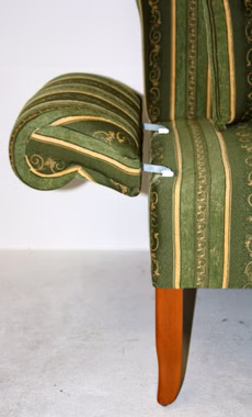 Ostfriesensofa Leer Grün mit armlehne verstellbar Holzbeine Bernsteinfarben lackiert, Höhe 52cm, Spannteil echt Casademobila Goslar Ostfriesensofa Leer Grün mit armlehne verstellbar Holzbeine Bernsteinfarben lackiert, Höhe 52cm, Spannteil echt Casademobila Goslar