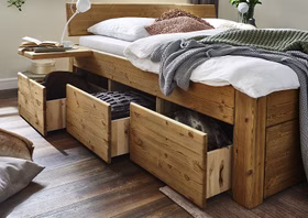 Schubladenbett 140x200 Beine 3 Luxushöhe Kopfteil 4 B 6 Seitenschubladen Kiefer gelaugt geölt Schubladenbett 140x200 Beine 3 Luxushöhe Kopfteil 4 B 6 Seitenschubladen Kiefer gelaugt geölt