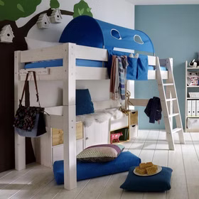kinderbett halbhoch TobyKids 210x140x128cm mit Schrägleiter Vorhang und Tasche Kiefer massiv weiß lasiert Casa de mobila Goslar kinderbett halbhoch TobyKids 210x140x128cm mit Schrägleiter Vorhang und Tasche Kiefer massiv weiß lasiert Casa de mobila Goslar