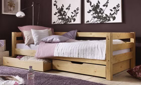 Massivholz Schubladenbett INFANSKIDS 90x200cm Kiefer massiv gelaugt geölt oder natur lackiert Casa de mobila Goslar