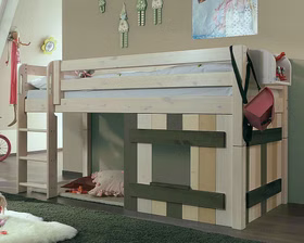 Bett halbhoch 210x117x110cm mit Leiter und Holzelement Kiefer massiv weiß lasiert / Multicolor Bett halbhoch 210x117x110cm mit Leiter und Holzelement Kiefer massiv weiß lasiert / Multicolor