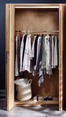 Kleiderschrank 255x221x65cm 4 Falt-Türen rustikale Wildeiche geölt Kleiderschrank 255x221x65cm 4 Falt-Türen rustikale Wildeiche geölt