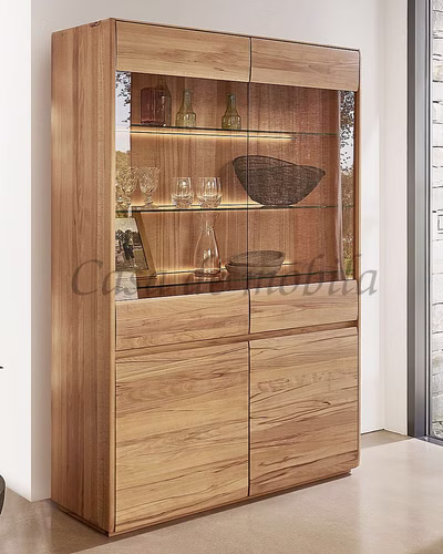 Vitrine 120x191x42cm NYON Rotkernbuche natur geölt Vitrine gerundete Form Vitrine 120x191x42cm NYON Rotkernbuche natur geölt Vitrine gerundete Form