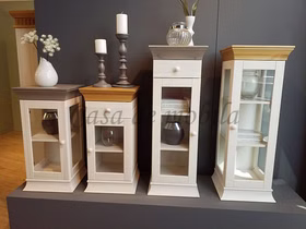 Blumensäule vitrine glasschrank wohnzimmer landhausstil 40x80x40cm BOSTON Kiefer massiv weiß casademobila Blumensäule vitrine glasschrank wohnzimmer landhausstil 40x80x40cm BOSTON Kiefer massiv weiß casademobila