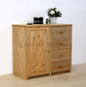 Kommode-4-schubladen-1-holztuer-kiefer-massiv-contra Massive kiefernholz-schrank contra mit 4 schubladen und einer Hoztür, gelaugt und geölt, Maße 92x84x46 cm.