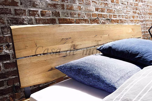 Massivholz Kufenbett mit metallbeine schwarz MODERN SLEEP Kopfteil C Baumkante Wildeiche massiv natur geölt Casa de mobila Goslar