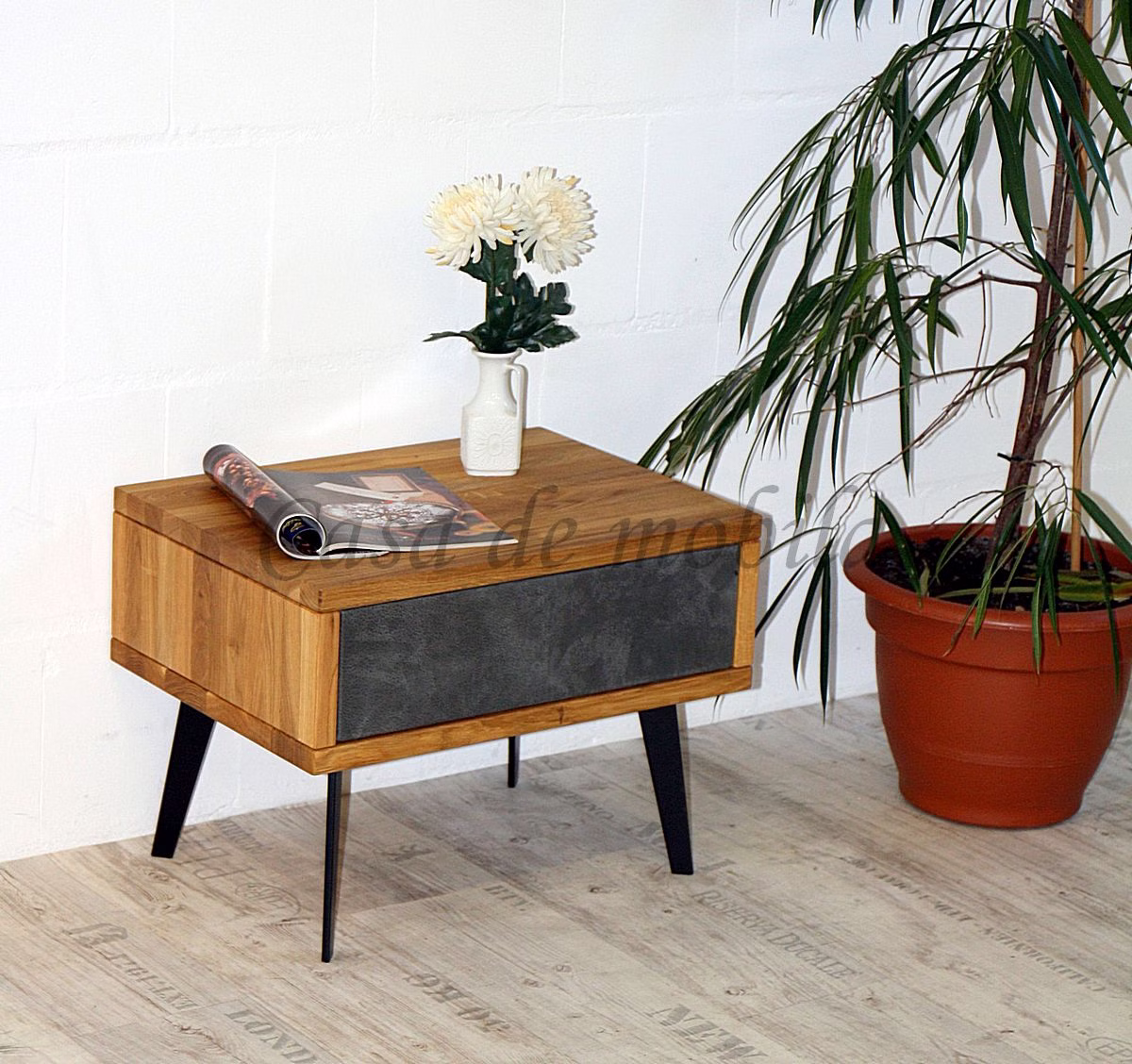 Massivholz Nachtschrank mit schublade Leder anthrazit und schmalen Metallfüßen MODERN SLEEP 56x43x40cm Wildeiche massiv natur geölt Casa de mobila Goslar Massivholz Nachtschrank mit schublade Leder anthrazit und schmalen Metallfüßen MODERN SLEEP 56x43x40cm Wildeiche massiv natur geölt Casa de mobila Goslar