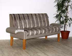 Tischsofa WALLIS Holzbeine Stoff braun grau gestreift Tischsofa braun grau gestreift WALLIS 2 Kipparmteile Holzfüße Eiche natur geölt, in Goslar bei Casa de mobila