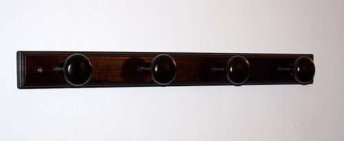 Massivholz garderobenleiste mit holz haken DECOR Dunkelbraun wenge nussbaumfarben casademobila Goslar