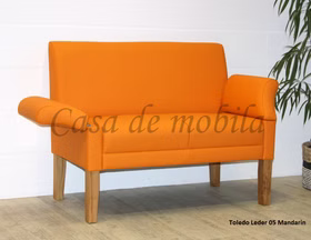 Küchensofa mit Kipparm WALLIS orange mandarin Füße Eiche geölt Leder Toledo Barnickel casademobila Goslar Küchensofa mit Kipparm WALLIS orange mandarin Füße Eiche geölt Leder Toledo Barnickel casademobila Goslar