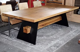 Massivholz tisch ROMA Rustikale Balkeneiche geölt gerade Kante Beine BEAM Stahlgestell casademobila Goslar Massivholz tisch ROMA Rustikale Balkeneiche geölt gerade Kante Beine BEAM Stahlgestell casademobila Goslar