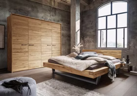 Balkenbett mit kopfteil 7 und holzbeine schwarz 140,160,180,200,220cm WOODSTOCK Asteiche massiv geölt mit Wuchsrissen Casa de mobila Goslar Balkenbett mit kopfteil 7 und holzbeine schwarz 140,160,180,200,220cm WOODSTOCK Asteiche massiv geölt mit Wuchsrissen Casa de mobila Goslar