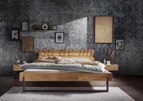 Holzbett WOODSTOCK Wildeiche massiv Metallbeine schwarz, Kopfteil mit Baumkante beleuchtet Casa de Mobila Goslar