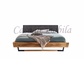 bett WOODSTOCK 817 eiche massiv, Kufen Metall schwarz mit Holzinlay, Kopfteil Stoff Holzbett WOODSTOCK 817 Wildeiche massiv, Kufen Metall schwarz mit Holzinlay, Kopfteil Stoff