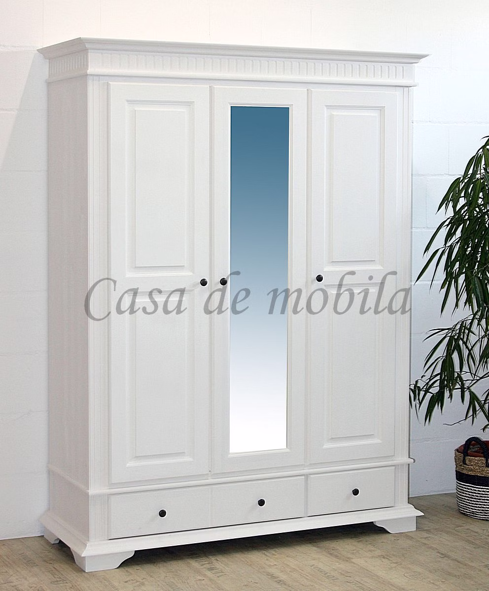 dielenschrank-dahlia-3tuerig-fichte-massiv-weiss-gewachst-landhausstil. 3-türiger Dielenschrank DAHLIA aus Fichte massiv in Weiß gewachst im klassischen Landhausstil.