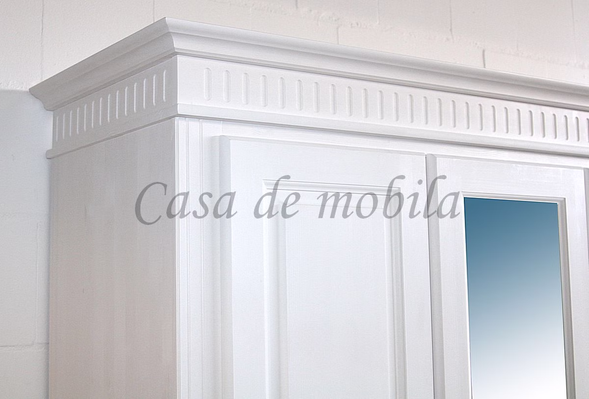 fichtenholz-weiss-gewachst-oberflaeche-schrank-dahlia-details dekorative Krank leiste Kleiderschrank DAHLIA 3türig Fichte massiv weiß Landhaus Casa de mobila Goslar