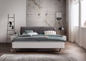 Holzbett KIEL Kiefer massiv weiß lasiert Metallbeine schwarz mit polsterkopfteil anthrazit Casademobila Goslar Holzbett KIEL Kiefer massiv weiß lasiert Metallbeine schwarz mit polsterkopfteil anthrazit Casademobila Goslar