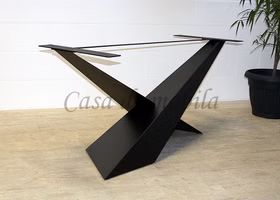 Metallbeine schwarz Design-Pyramiden bei Casademobila in Goslar Metallbeine schwarz Design-Pyramiden bei Casademobila in Goslar