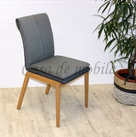 Stuhl 52x93x61cm LEONIE Eiche natur geölt, Leder grau, Stoff steel Schöner Polsterstuhl mit vier Holzbeinen aus massiver Eiche und einem Polstermix in grau aus Stoff und Leder