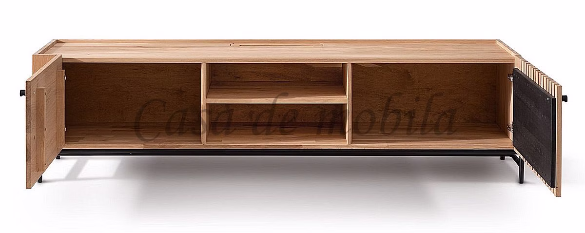 ASCONA – TV-Board geöffnet Langes Holz-TV-Board mit geöffneten Seitentüren