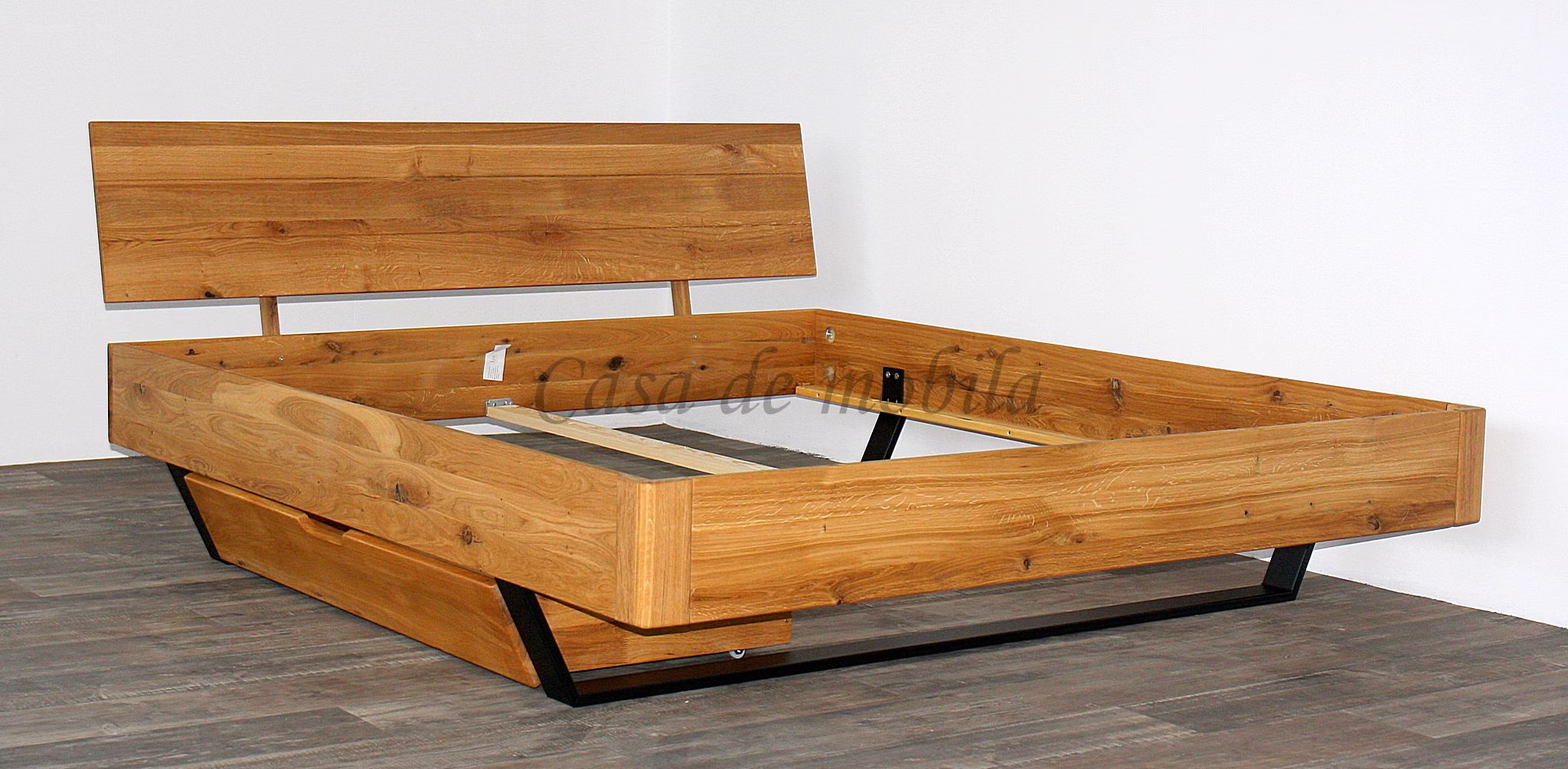 Schubladenbett DOINA 2 Wildeiche massiv geölt Metallkufen Bett mit Schubladen Metallbeinen DOINA Bett 140,160,180,200 cm Eiche massiv geölt Casa de mobila Goslar