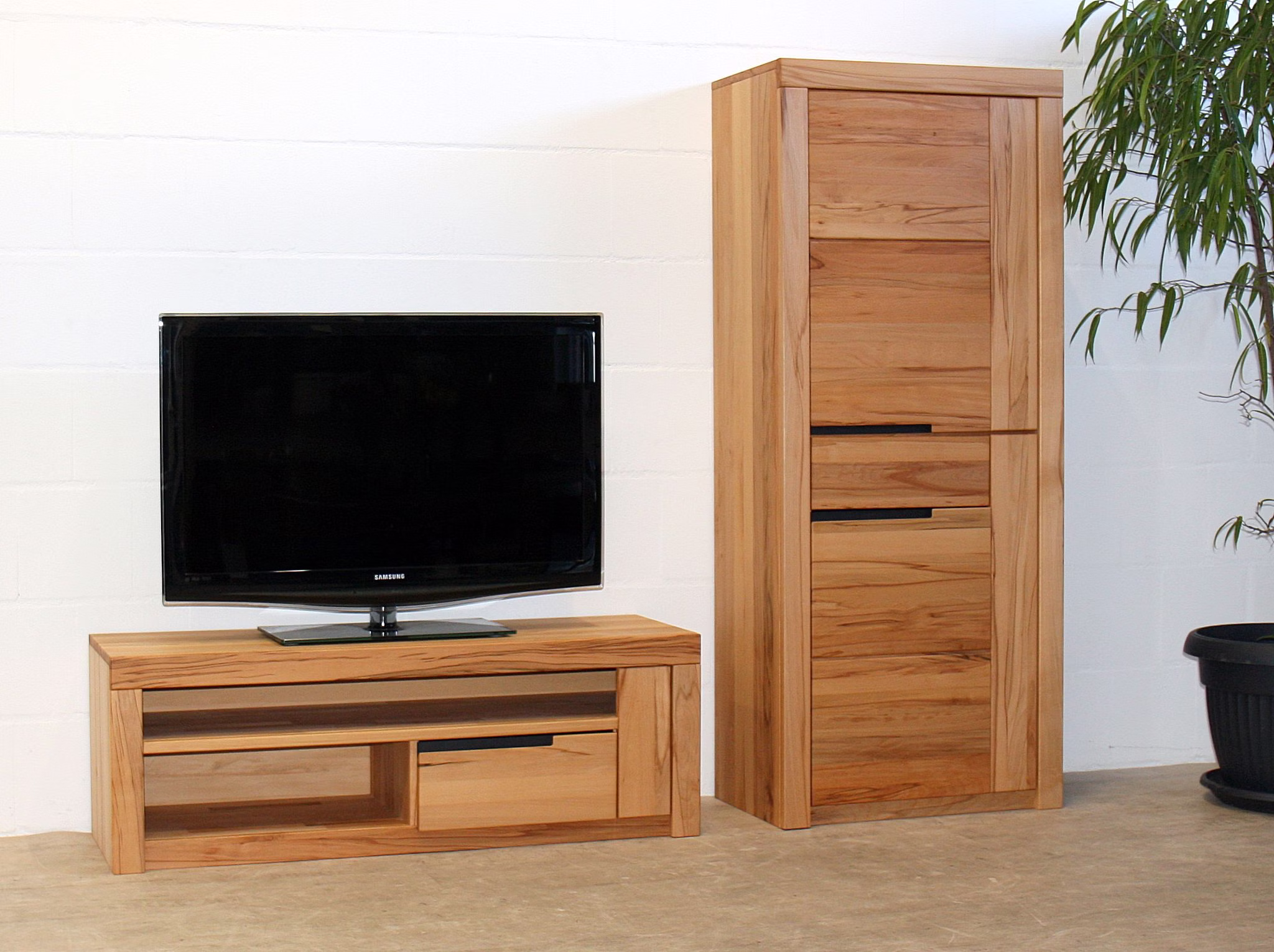 HORIZONT – zweiteilige Wohnwand Holzwohnkombination mit TV-Lowboard