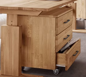 druckerschrank-wildeiche-genua-rollen-detail. Detailansicht der stabilen, leichtgängigen Rollen an der Unterseite des Wildeiche-Büromöbels.