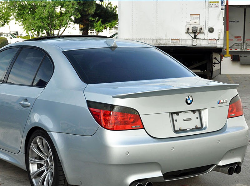 Suitable for BMW E60 5-Series Saloon Rear Boot Trunk Spoiler Lip Wing Sport Trim Lid Suitable for BMW E60 5-Series Saloon Rear Boot Trunk Spoiler Lip Wing Sport Trim Lid