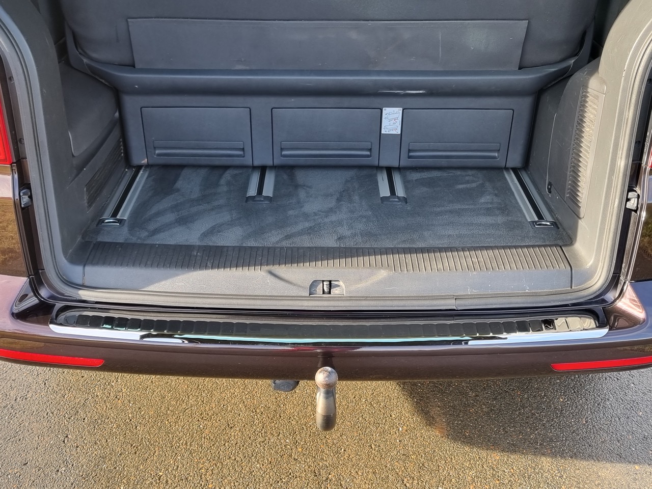 Passend für VW T5 Transporter Ladekantenschutz Edelstahl + Abkantung Chrom Passend für VW T5 Transporter Ladekantenschutz Edelstahl + Abkantung Chrom
