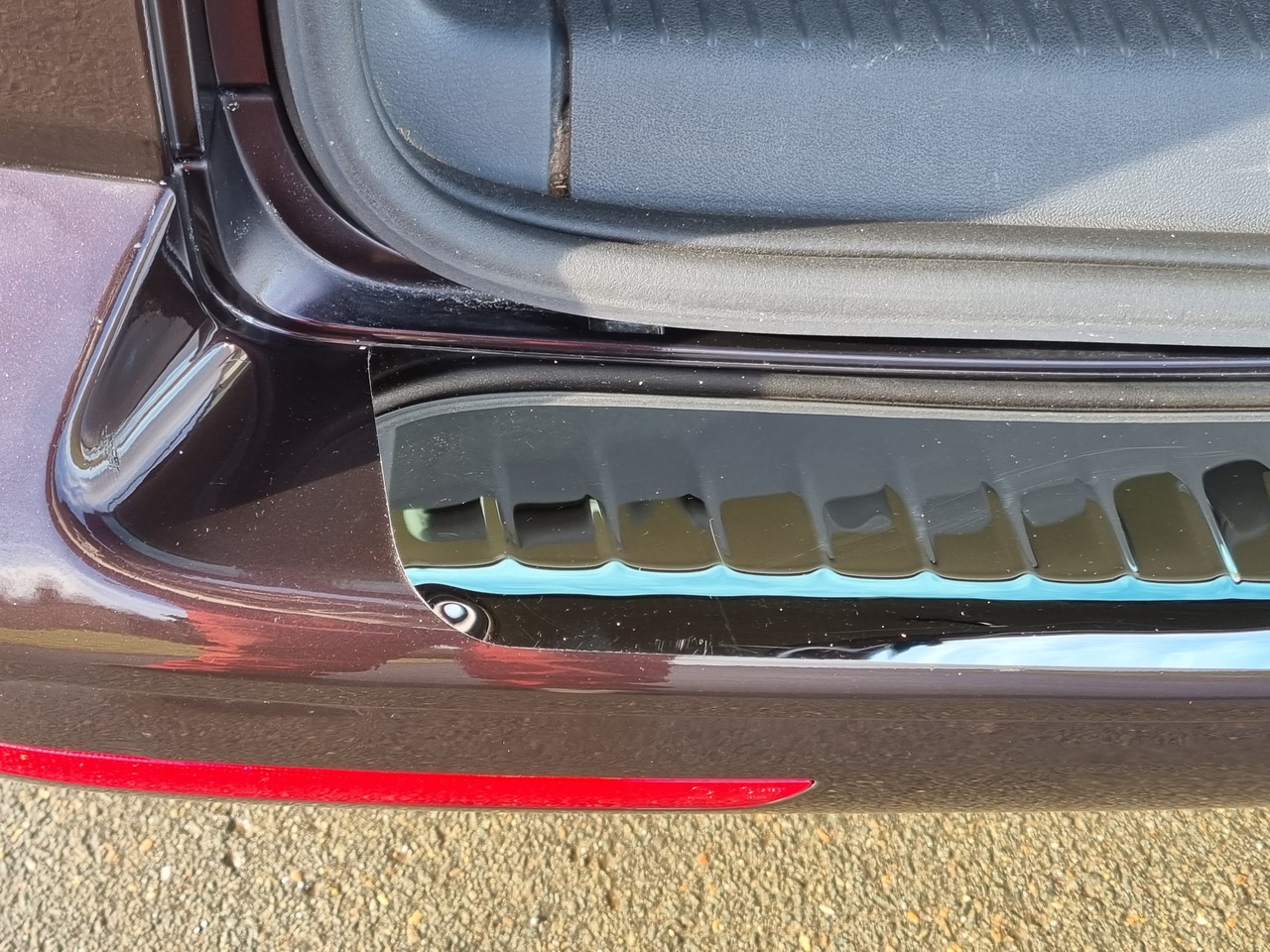 Passend für VW T5 Transporter Ladekantenschutz Edelstahl + Abkantung Chrom Passend für VW T5 Transporter Ladekantenschutz Edelstahl + Abkantung Chrom
