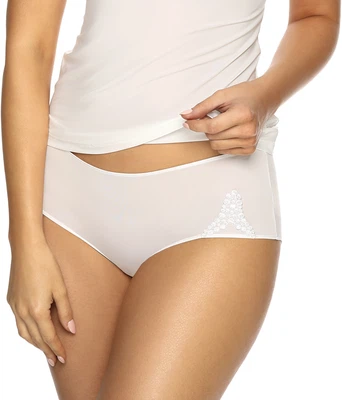 Vorderansicht Panty Carola in Farbe Weiß