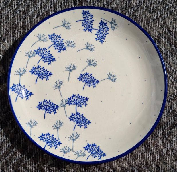 Flacher Teller 19,5 cm – Bunzlauer Keramik – Ceramika Artystyczna – Vielseitiger Teller für Frühstück, Kuchen, Müsli, Salat & mehr - Felicity